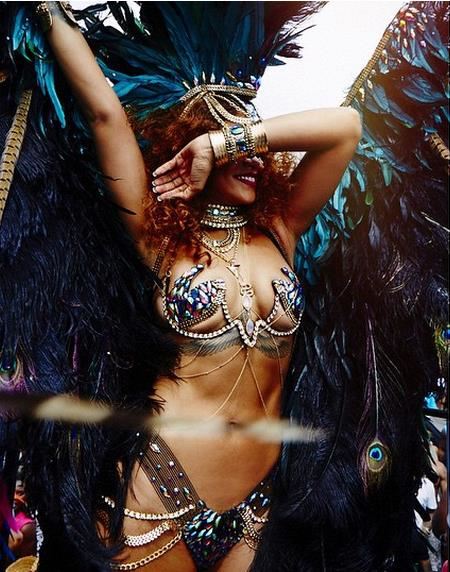 Rihanna-karneval-sexy-kostim-barbados6-2015-08-04