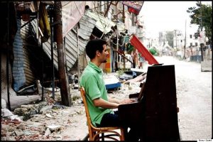 sirijski-pijanist3