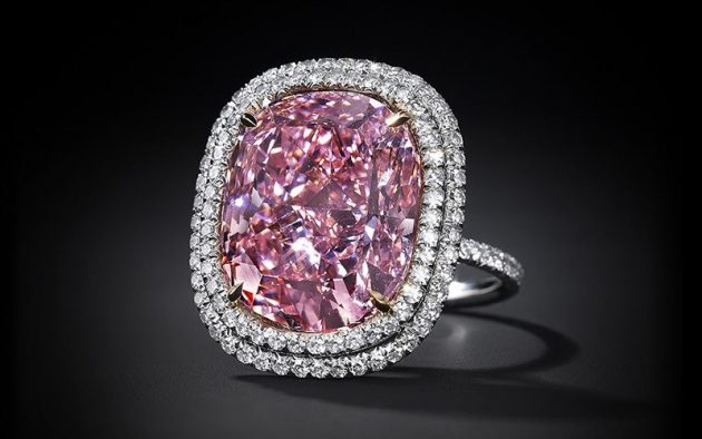 rozi-dijamant-na-aukciji-u-zenevi-prodat-za-259-miliona-eura-1-2015_11_11