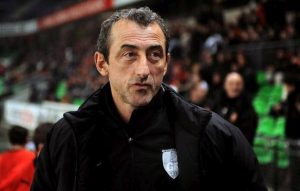 FOOTBALL - FRENCH CHAMPIONSHIP 2008/2009 - L1 - STADE RENNAIS FC v GRENOBLE FOOT 38 - 10/01/2009 - MEHMED BAZDAREVIC (GRENOBLE COACH) - PHOTO PASCAL ALLEE / FLASH PRESS