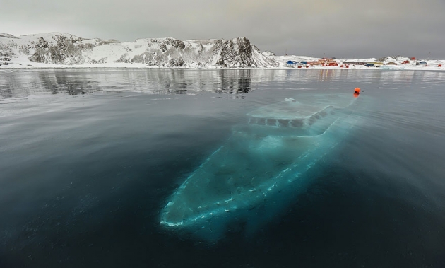 Potopljeni brod-Antarktik