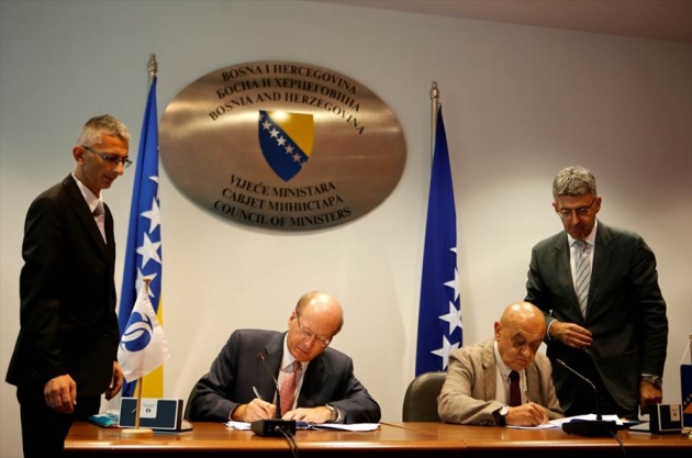 potpisan-ugovor-u-sarajevu-za-obnovu-i-izgradnju-cesta-u-fbih-bit-ce-utroseno-65-miliona-eura