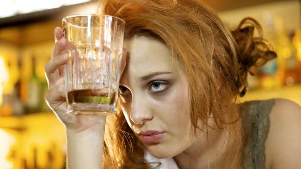 Zanimljivo istraživanje: Brak pretvara žene u alkoholičarke?