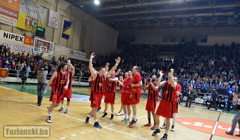 Košarkaški derbi u Mejdanu ubjedljivim rezultatom pripao Slobodi (FOTO/VIDEO)