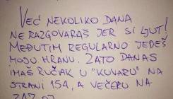 Dragi, ručak ti je na 154. strani, a večera na 317. (POSTER)