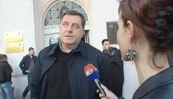 Dodik izgubio živce u Bijeljini i nasrnuo na novinarku (VIDEO)