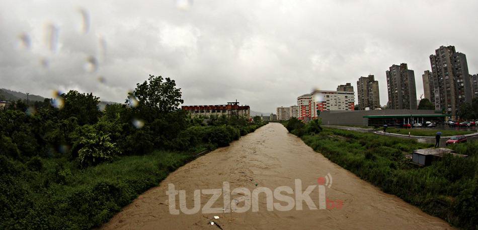 Tuzla: Najveće količine padavina u BiH posljednjih dana, palo 294 litra kiše po kvadratu