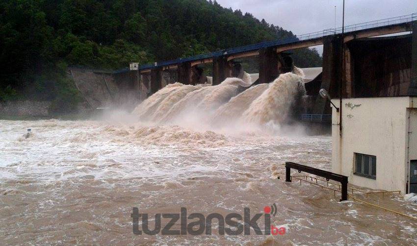 Iz HA jezera Modrac u sekundi se ispuštaju 23, 3 metra kubna vode