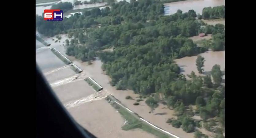 Bijeljina: Sava počela da plavi i selo Balatun, evakuisano 6.000 ljudi