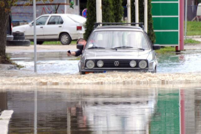 Srbija u pripravnosti, poplave širom zemlje, očekuje se i snijeg