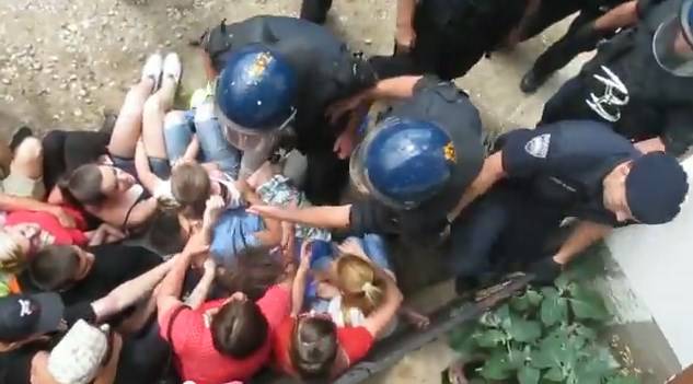 Dramatičan VIDEO deložacije u Kninu: Simak koji javnost nije smjela vidjeti