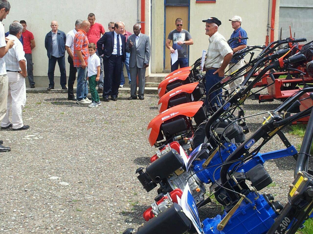 Vrijedne donacije za više porodica: Povratnicima donirana poljoprivredna mehanizacija