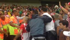 Vatreni okršaj navijača Hrvatske s Meksikancima i redarima (VIDEO)