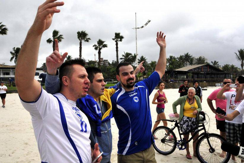 Bh. navijači u Brazilu: Iz Australije putovali 30 sati da bi u Guaruji vidjeli reprezentativce BiH  (VIDEO)