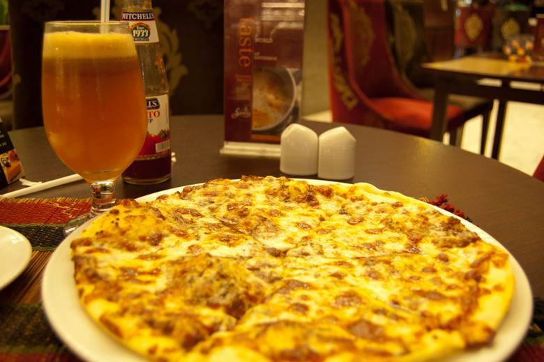 Umjesto plate radnike isplaćivao sokovima i pizzama