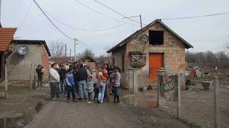 Vlada FBiH: Za stambeno zbrinjavanje Roma 200.000 KM