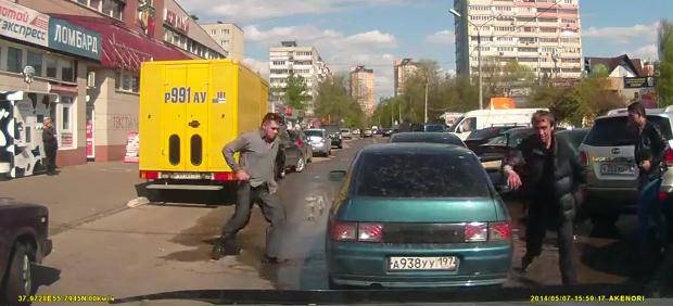 Ruska svakodnevnica: Rješavanje problema u saobraćaju (VIDEO)