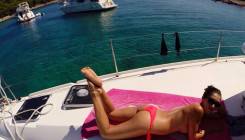 Zanosna Hana uživa na Jadranskom moru (FOTO)