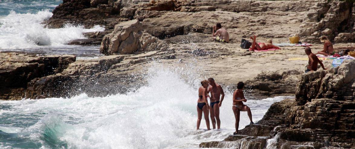 Potukli se zbog peškira na plaži: Zagrepčanina uz psovke tukao kablom