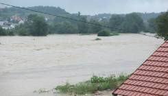 U Gračanici iseljene tri porodice, u Tuzli prijavljena tri klizišta