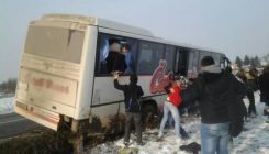 Magistralni put Bijeljina – Tuzla: Prevrnuo se autobus sa putnicima