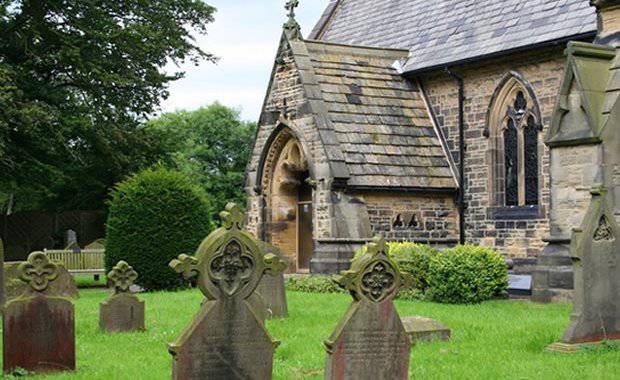 Britanci zbog troškova mrtve sahranjuju u dvorišta iza kuća