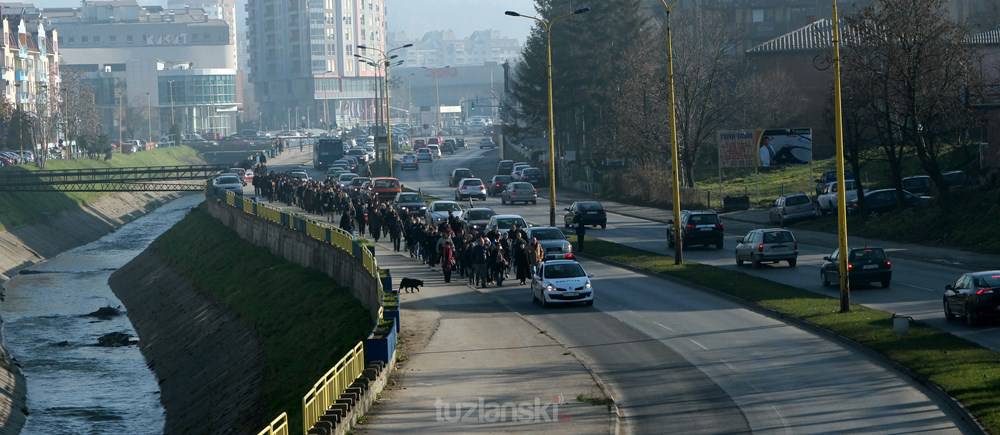 Umihanić kao "Otac na službenom putu"  - radnici spremni na ''put bez povratka'' (VIDEO)