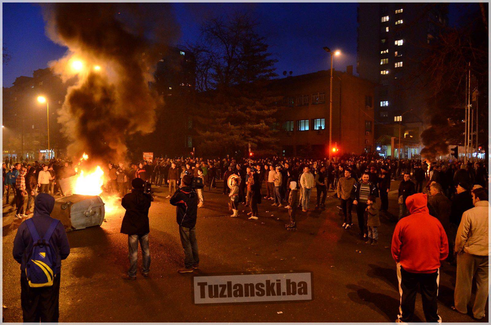 U Tuzli osnovana Mreža 5F7 – nastala iz prošlogodišnjih februarskih demonstracija (VIDEO)