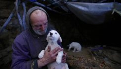 Zeničanin šestu zimu dočekao u pećini, društvo mu prave psi (FOTO)