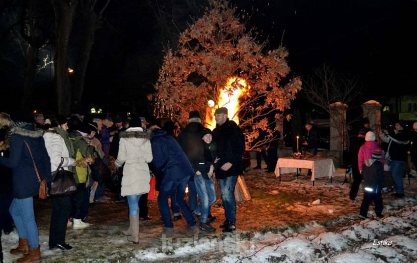 Pravoslavni vjernici proslavljaju Badnji dan