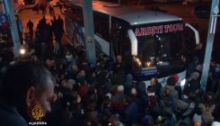 Svake noći samo sa jedne autobuske stanice Kosovo napusti 450 ljudi (VIDEO)