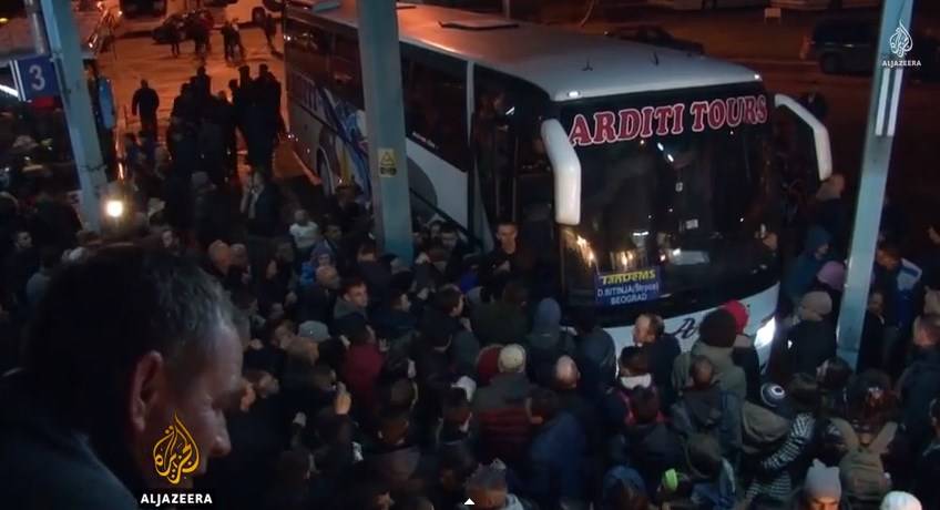 Svake noći samo sa jedne autobuske stanice Kosovo napusti 450 ljudi (VIDEO)