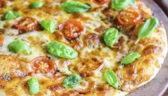 Recept dana: Pizza sa mozzarellom i gorgonzolom