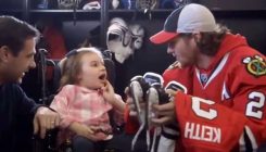 Dirljiva priča: Hokejaš ispunio san bolesne djevojčice (VIDEO)