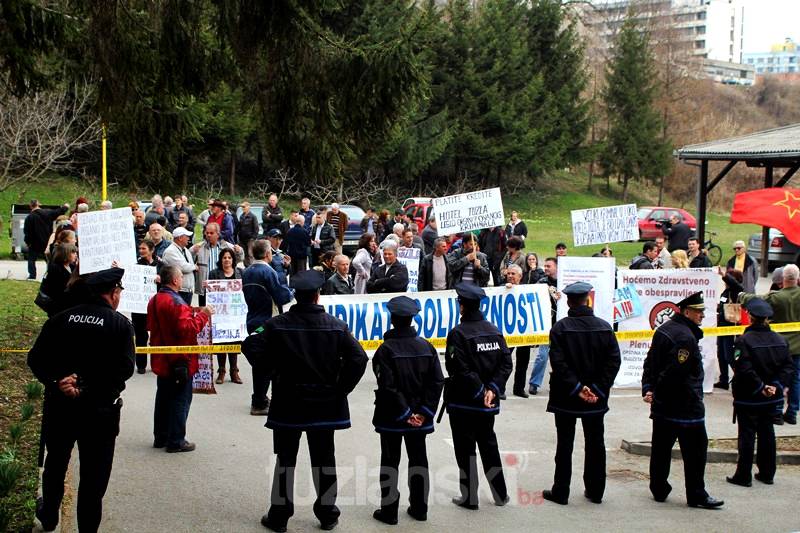 Tuzla: Javna debata o ulozi sindikata na uspostavi partnerskih odnosa s Vladom