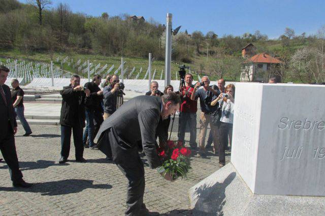 Krivična prijava protiv Dodika zbog negiranja genocida