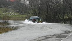 Nevrijeme uzrokovalo poplave u Gradačcu, Gračanici i na Kiseljaku