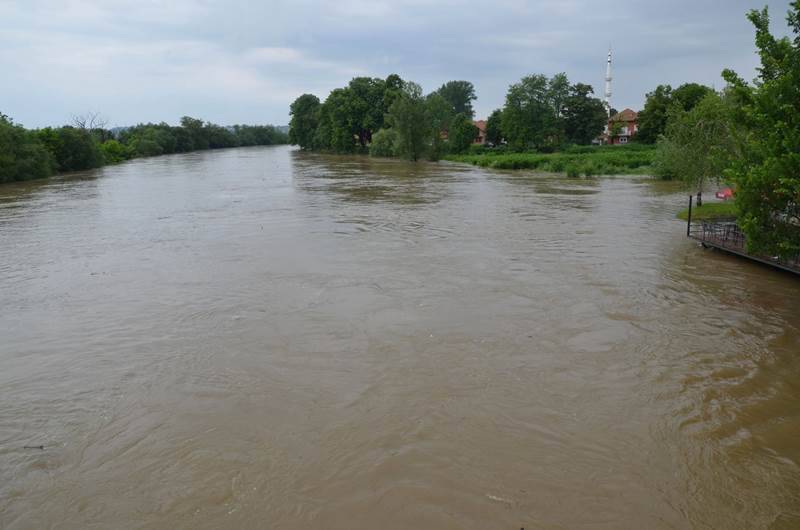 Ponovo problemi zbog padavina: Izlile se rijeke Una i Sana