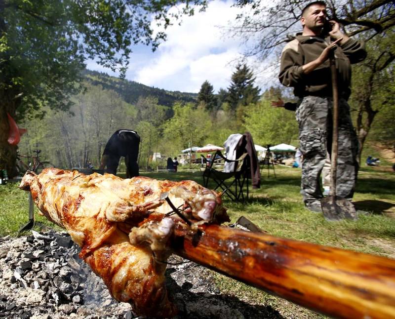 Proslava 1. maja na izletištima u TK: Centralna svečanost na Mačkovcu