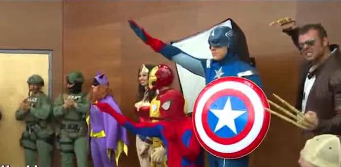 Superheroji oživjeli: Batman, Spiderman i ekipa spasili dječiju bolnicu od Jockera (VIDEO)