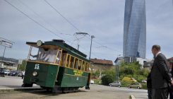 Replika tramvaja iz 1895. ponovo na šinama u Sarajevu (FOTO)