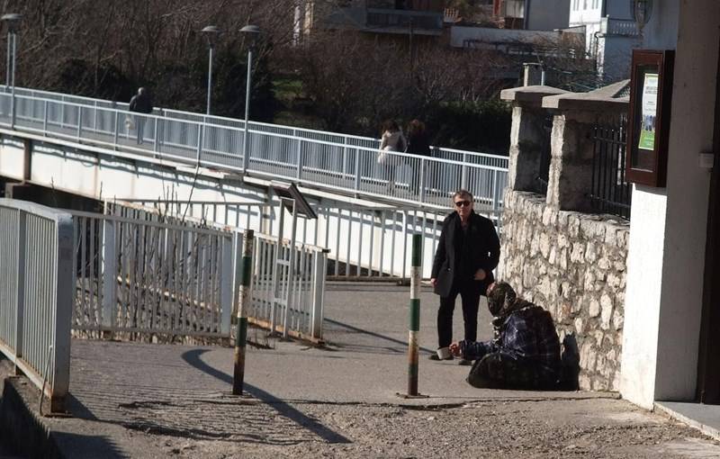 Pred nastupajuću turističku sezonu: Mostarska policija najavila obračun s prosjačenjem