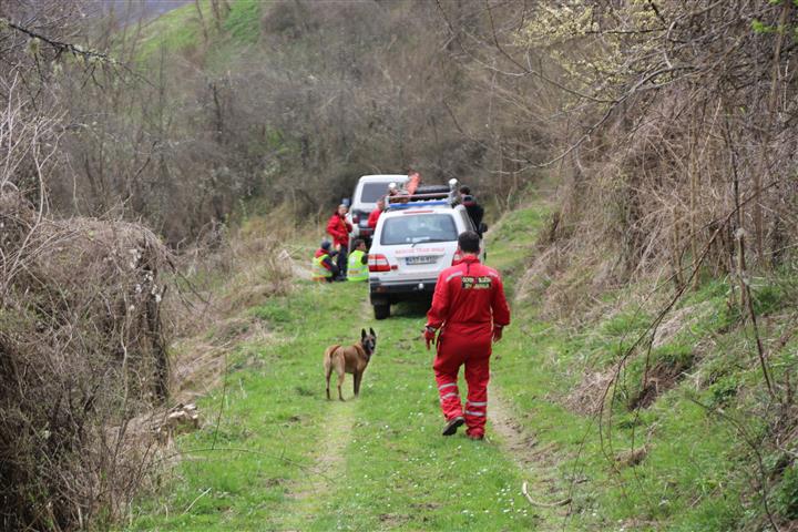 Velika policijska potraga u BiH: Nestali djevojčica (5) i njen bolesni brat (22)