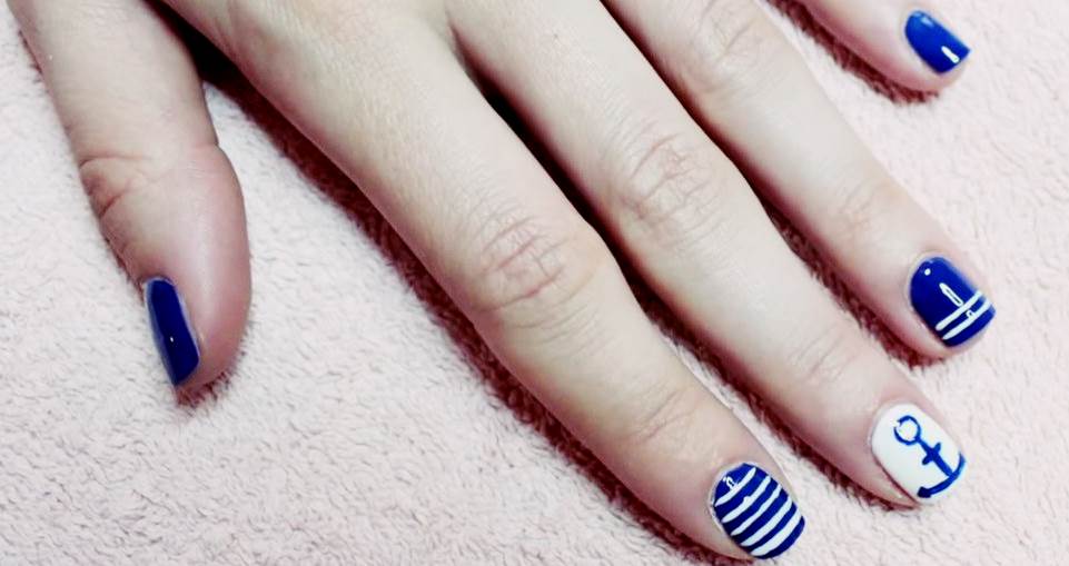 Jednostavno: Napravite nail art na mornarski način (VIDEO)