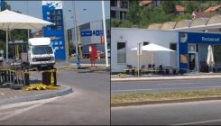 Tuzla: Automobilom uletio u benzinsku pumpu Gazprom (FOTO)