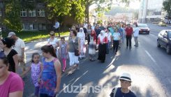 Korak za svaku žrtvu: Tuzlaci se u velikom broju odazvali "Šetnji za Srebrenicu" (FOTO)