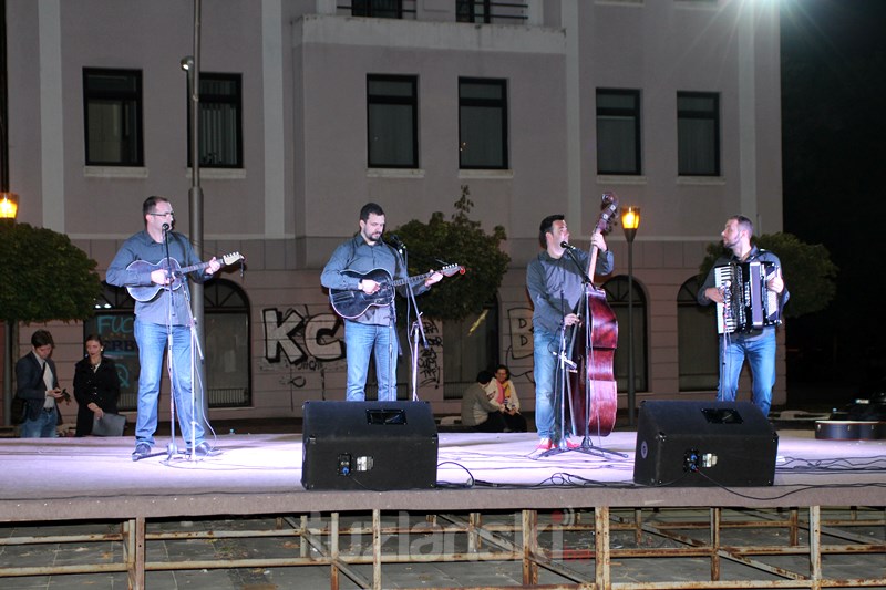 Ljeto u Tuzli: U srijedu na Trgu slobode koncert “Tuzlanskih tamburaša” (VIDEO)