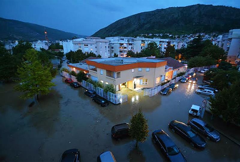 Obilne padavine u BiH: Klizišta u TK-a, poplave u Mostaru, porastao vodostaj Une...