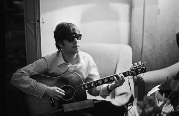 Kupio kultnu Lennonovu gitaru za 275 dolara a prodao za čitavo bogatstvo