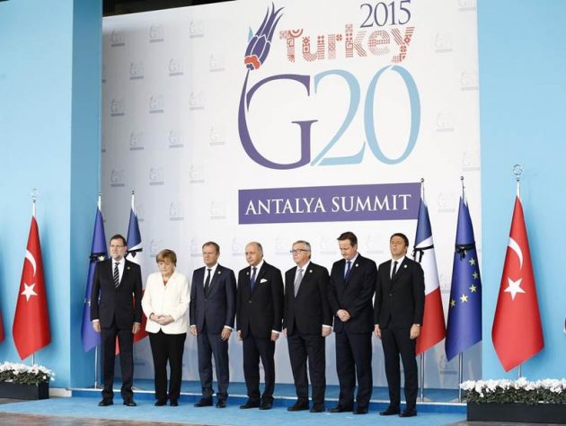 ucesnici-samita-g20-tacno-u-podne-odali-pocast-zrtvama-teroristickog-napada-u-parizu